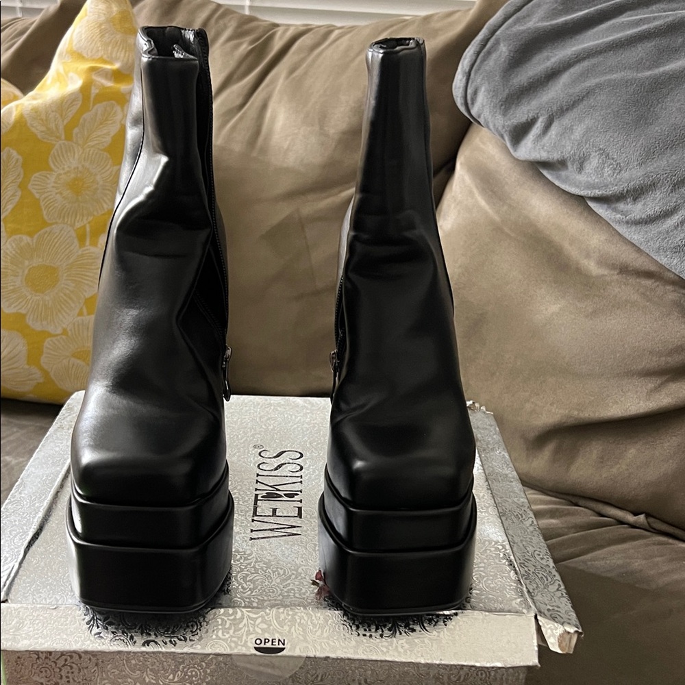 Kiss Sleek Black Platform Boots